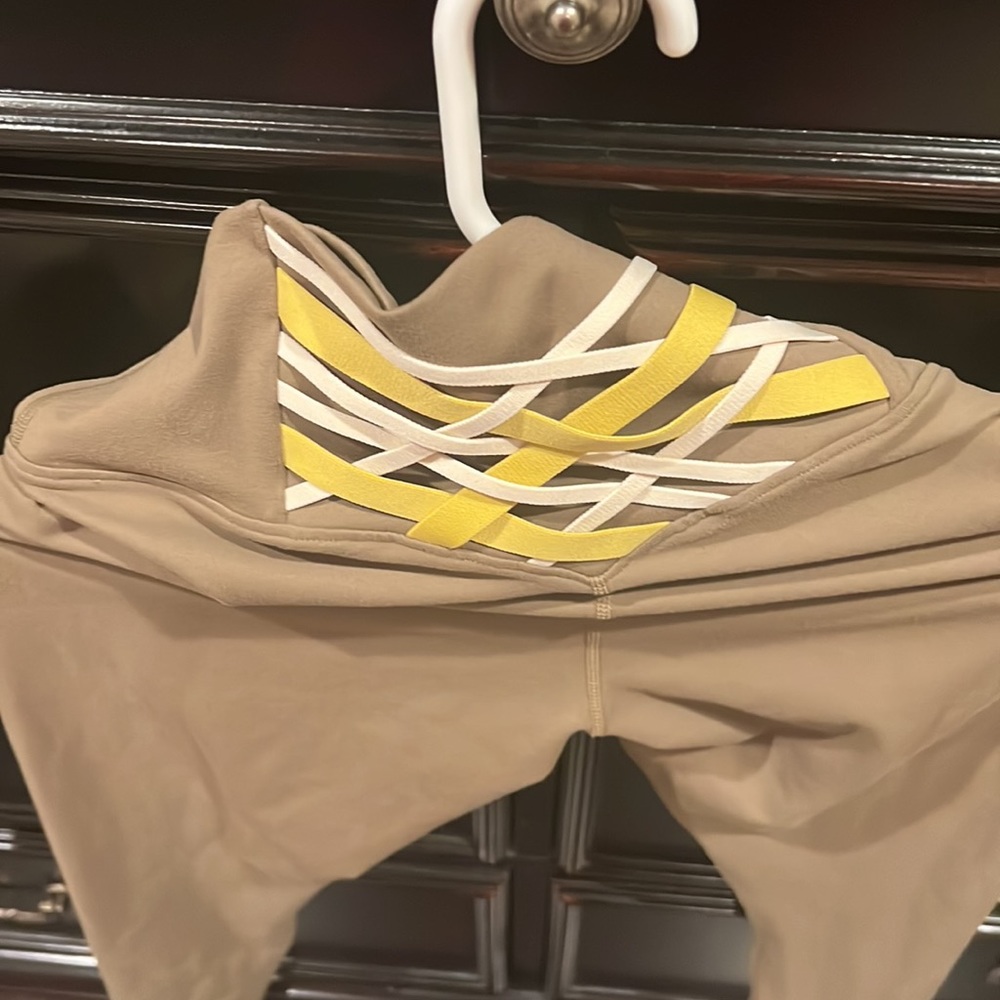 Fabletics small 2 piece set - Picture 4 of 8